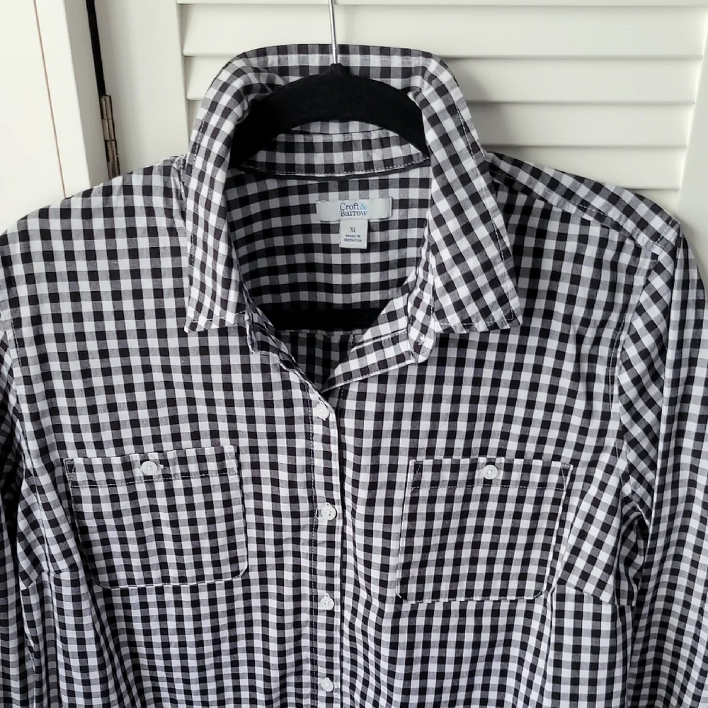 Croft & Barrow Black and White Checkered Button Down Shirt - Picture 4 of 7